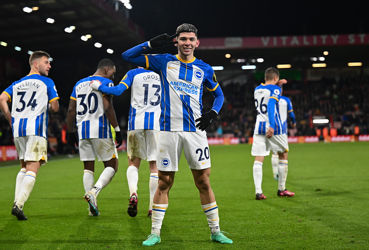 Media: Rewelacja Premier League obserwuje pomocnika z Bundesligi. Znowu mogą ubić świetny interes