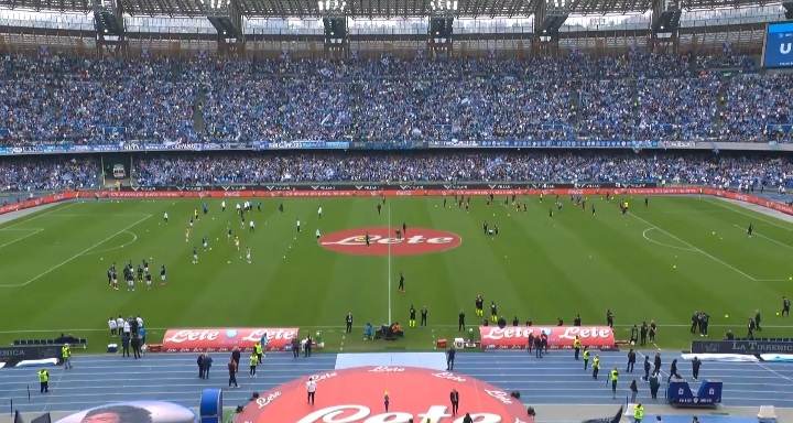 Szaleństwo na stadionie Napoli. Tak kibice zareagowali na wynik rywali [WIDEO]