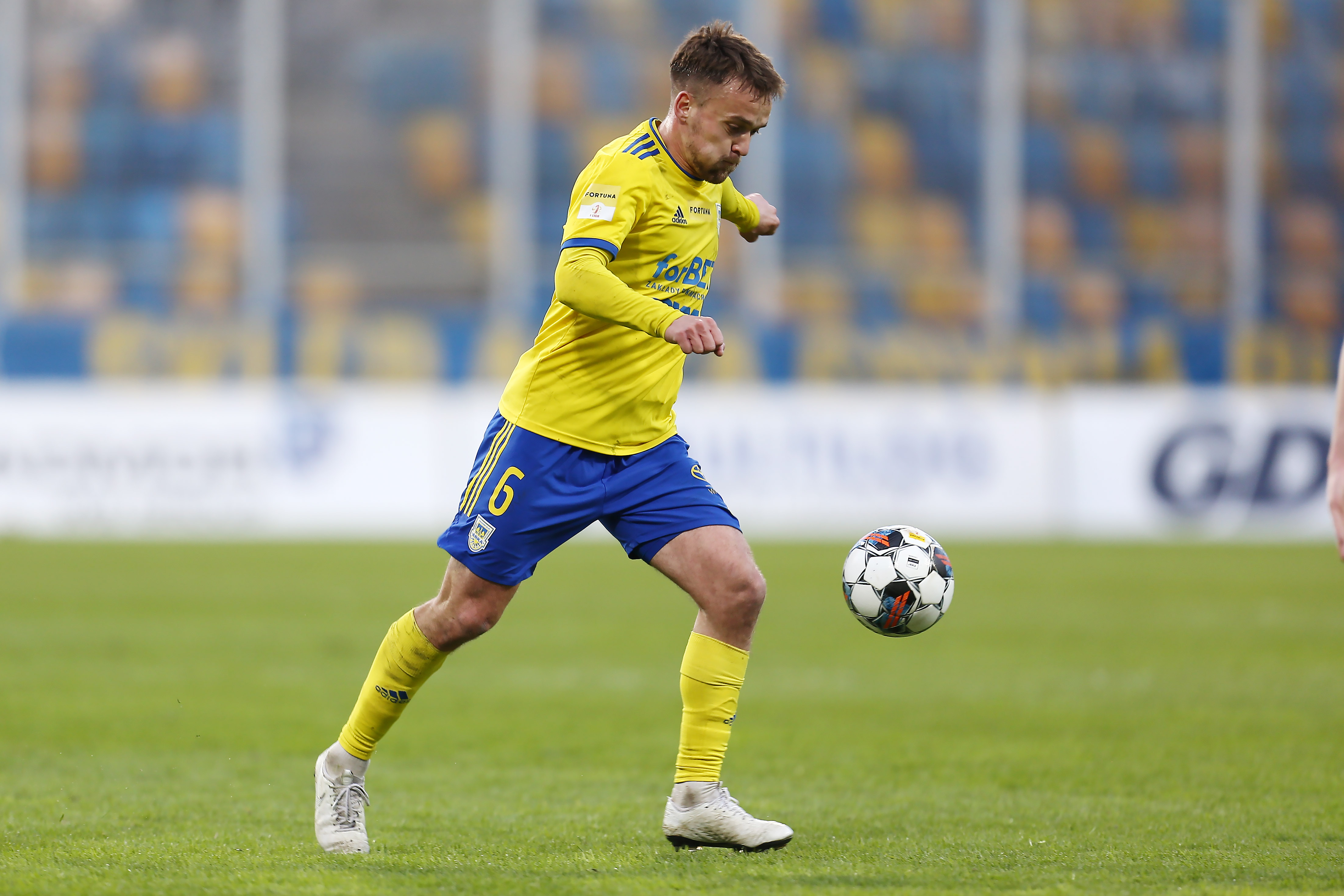 Przepiękny gol w Gdyni nie wystarczył Arce. Bramka z gatunku "stadiony świata" [WIDEO]