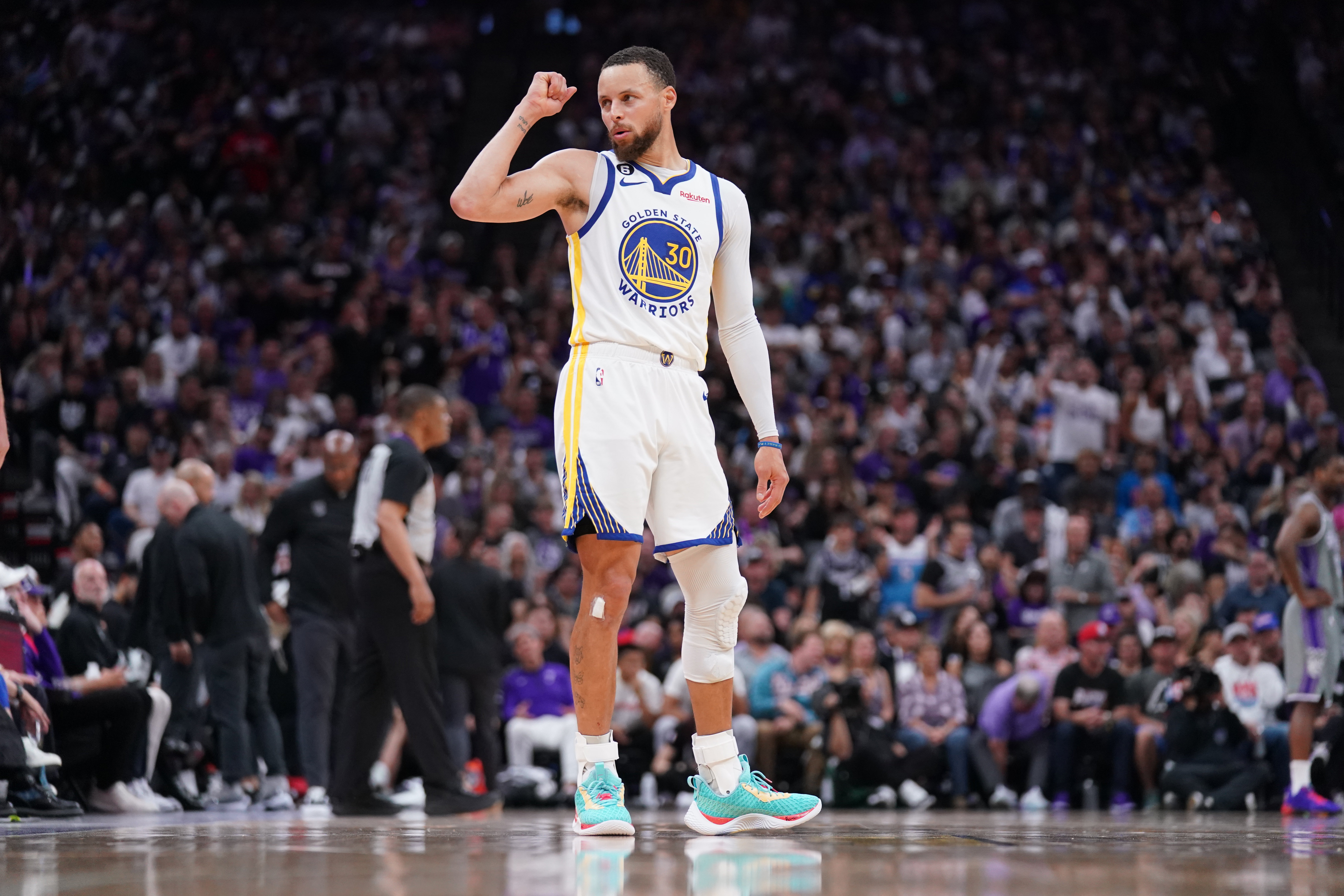 Gwiazda NBA idzie śladami Conora McGregora. Nowy biznes koszykarza