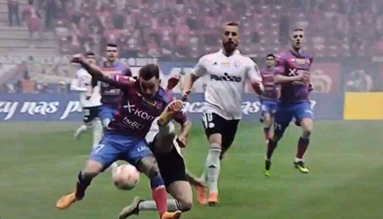Trzęsienie ziemi na początku finału PP! Legia gra w dziesiątkę już od 6. minuty! [WIDEO]