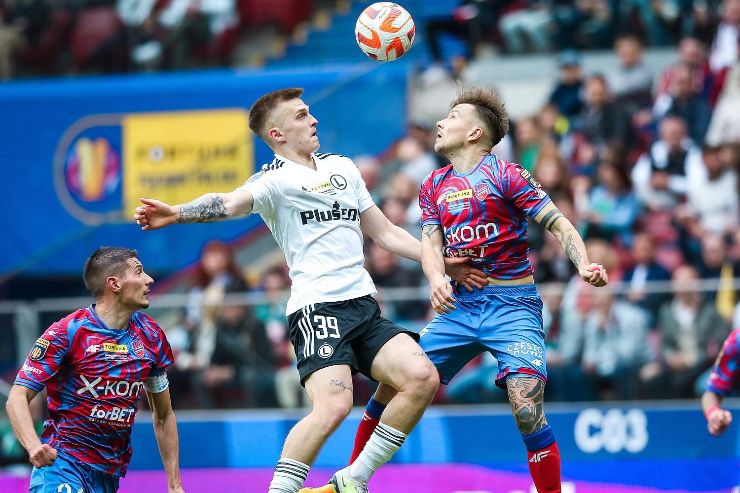 "Zwycięstwo wycierpiane i wydrapane pazurami". Twitter komentuje wygraną Legii w finale PP