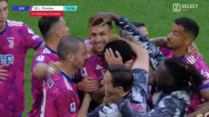 Gol z wolnego mistrza świata, efektowny wolej Vlahovicia! Juventus wreszcie się przełamał [WIDEO]