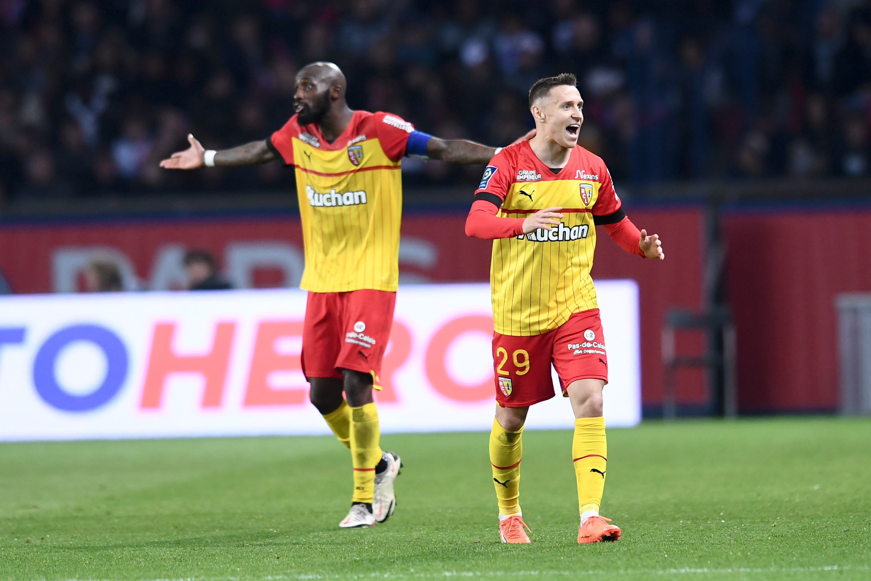 Asysta Przemysława Frankowskiego w hicie Ligue 1! Idealna centra Polaka, ważne zwycięstwo Lens [WIDEO]