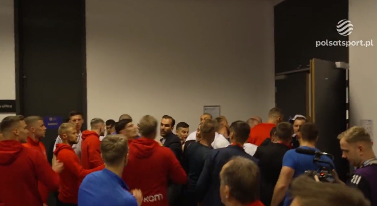 Media: Członek sztabu Legii wyzywał osobę z Rakowa na "solo". Nowe nagrania po finale PP [WIDEO]
