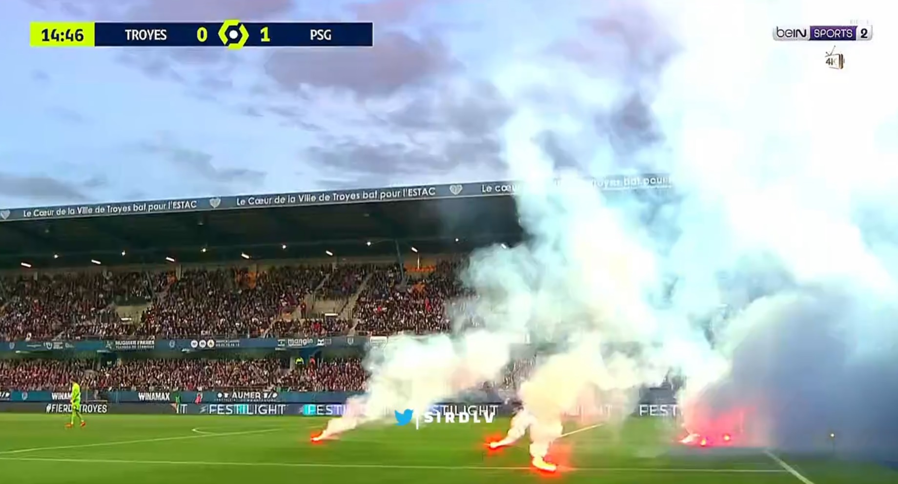 Kibicowski skandal w meczu PSG. Anulowanie biletów karą za krytykę klubu? Race na boisku w Troyes [WIDEO]
