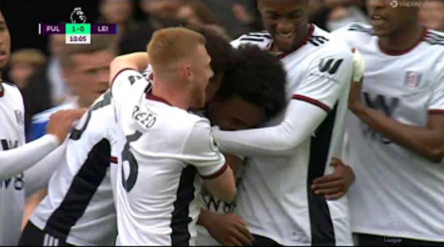 Osiem goli w Londynie i szalony mecz w Premier League! Leicester City coraz bliżej spadku [WIDEO]