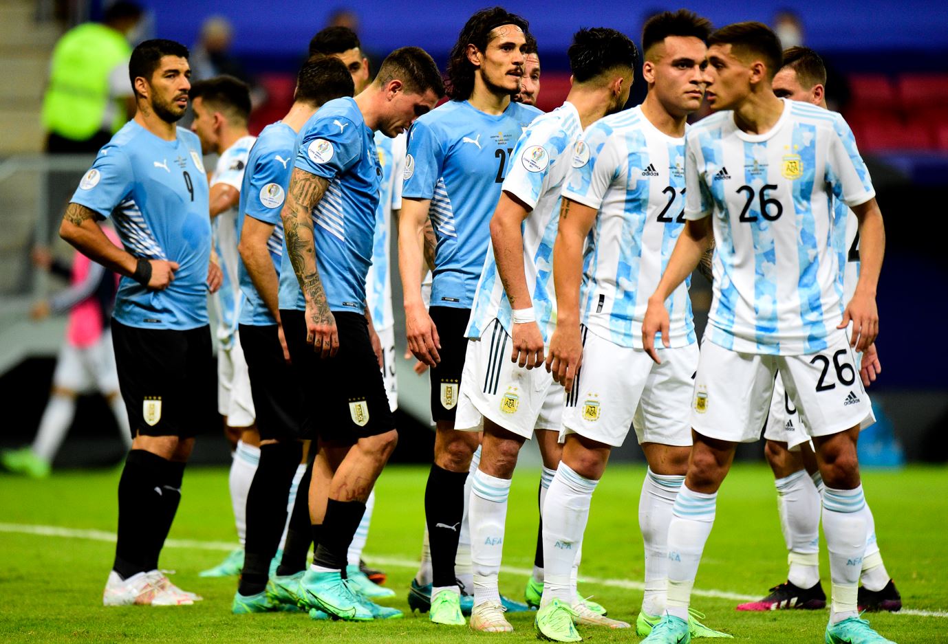 Na mundialu był pośmiewiskiem, teraz strzela gola za golem. "Schował krytyków do szafy"