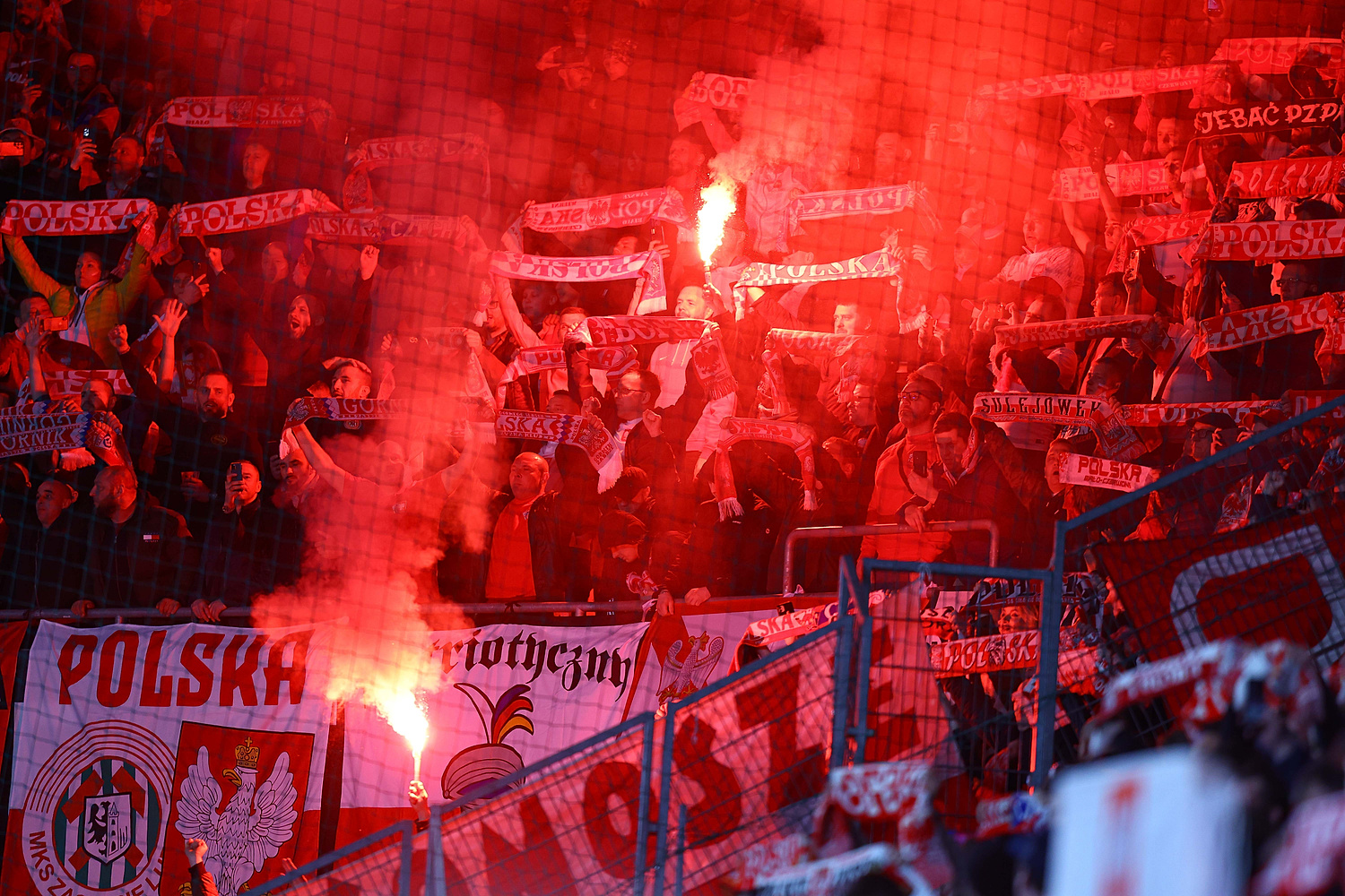UEFA ukarała PZPN za wybryki kibiców. Jest groźba ograniczenia liczby kibiców na meczu reprezentacji