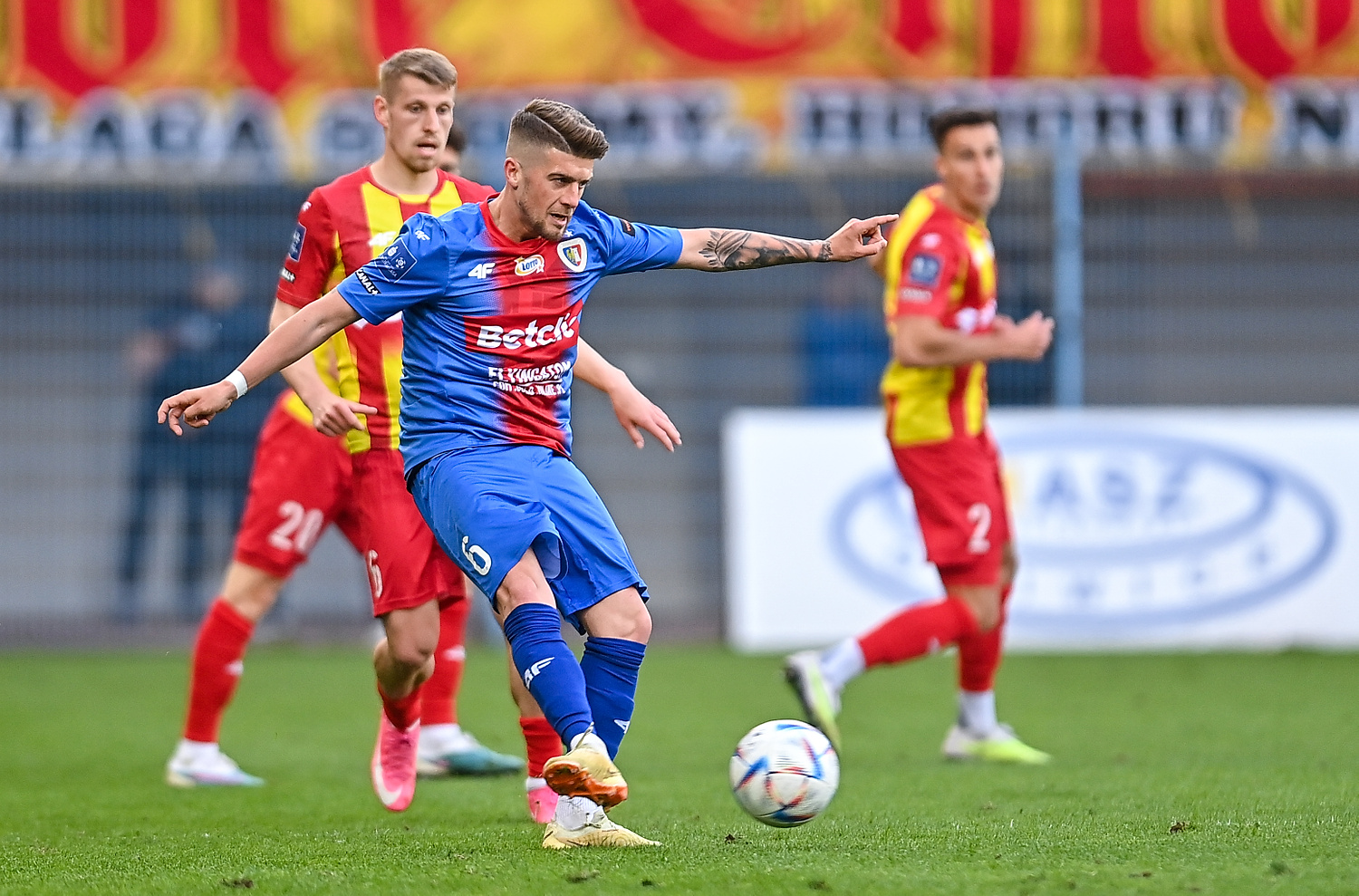 Vuković stworzył potwora! Piast Gliwice jest nie do zatrzymania, kolejne zwycięstwo w Ekstraklasie [WIDEO]