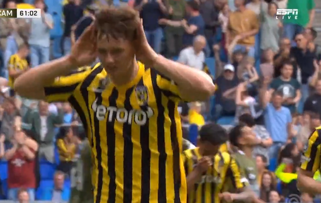 Polski napastnik oczarował Eredivisie! Zdobył dwie bramki w pięć minut w arcyważnym meczu [WIDEO]