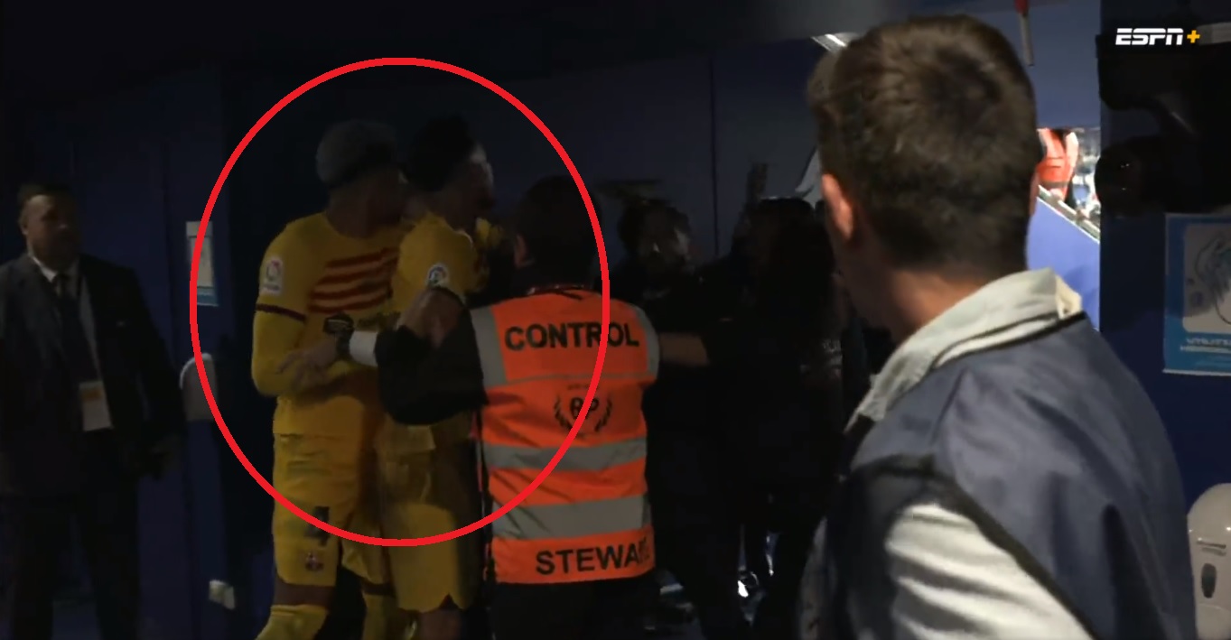 Sergio Busquets ruszył na chuliganów Espanyolu. Kapitan FC Barcelony stracił panowanie nad sobą [WIDEO]