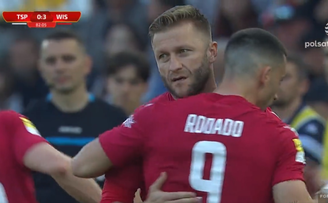 Jakub Błaszczykowski dostał oklaski od kibiców rywali. Po meczu mówił o zakończeniu kariery [WIDEO]