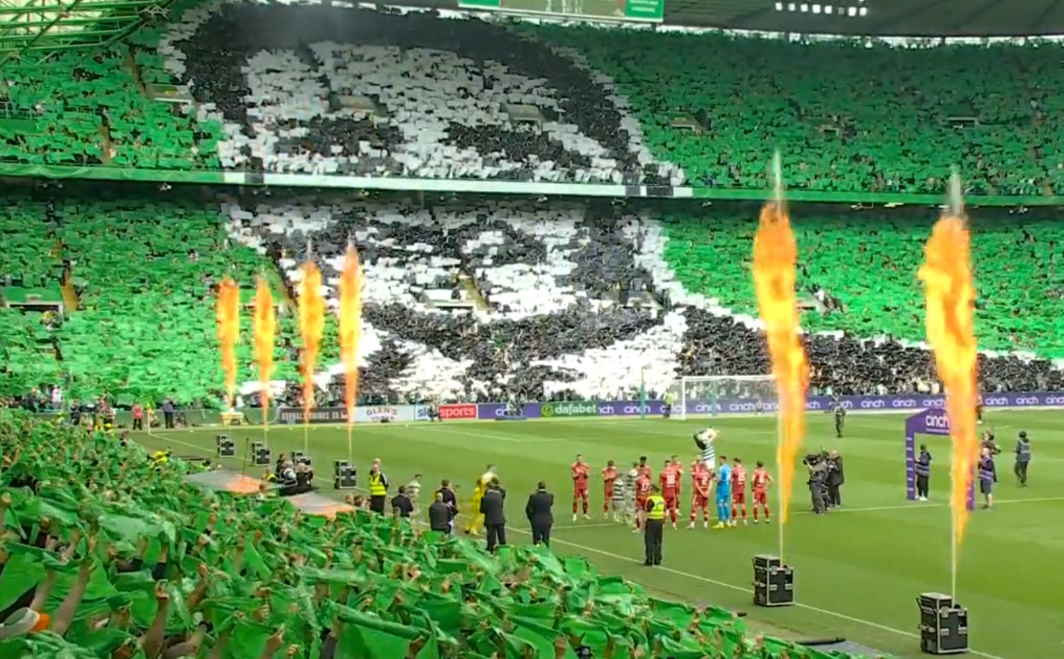 Zjawiskowa oprawa na stadionie Celticu. To po prostu trzeba zobaczyć [WIDEO]