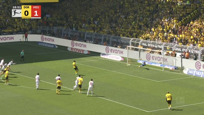 Sebastien Haller zmarnował karnego w meczu o mistrzostwo! Dramat napastnika Borussii Dortmund [WIDEO]