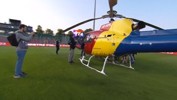 Marek Papszun odleciał z boiska helikopterem! Szalone obrazki po meczu Rakowa Częstochowa [WIDEO]