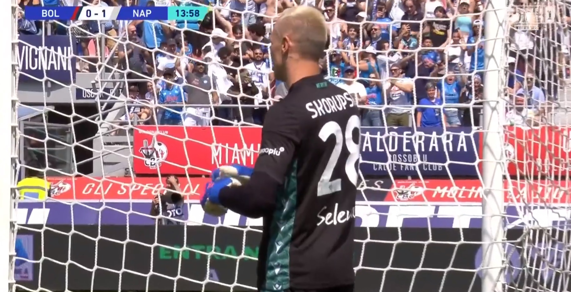 Koszmarny błąd Łukasza Skorupskiego w meczu z Napoli! Polak podarował gola Osimhenowi [WIDEO]
