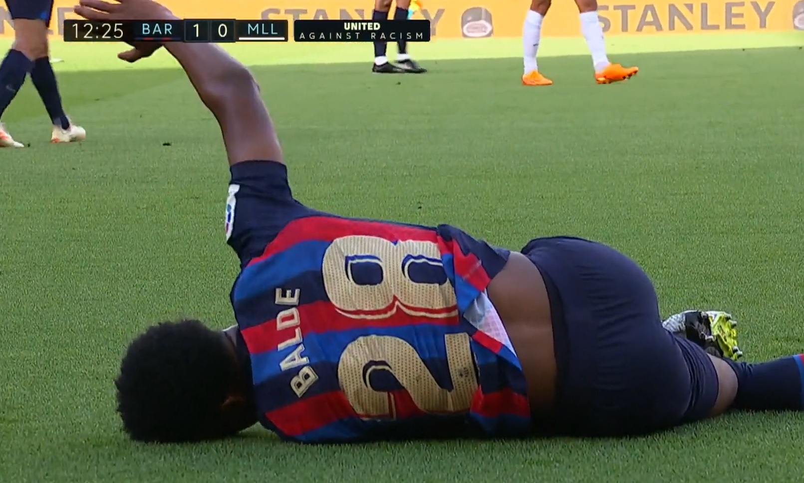 Brutalny faul na zawodniku FC Barcelony! Poważna kontuzja i czerwona kartka dla gracza Mallorki [WIDEO]