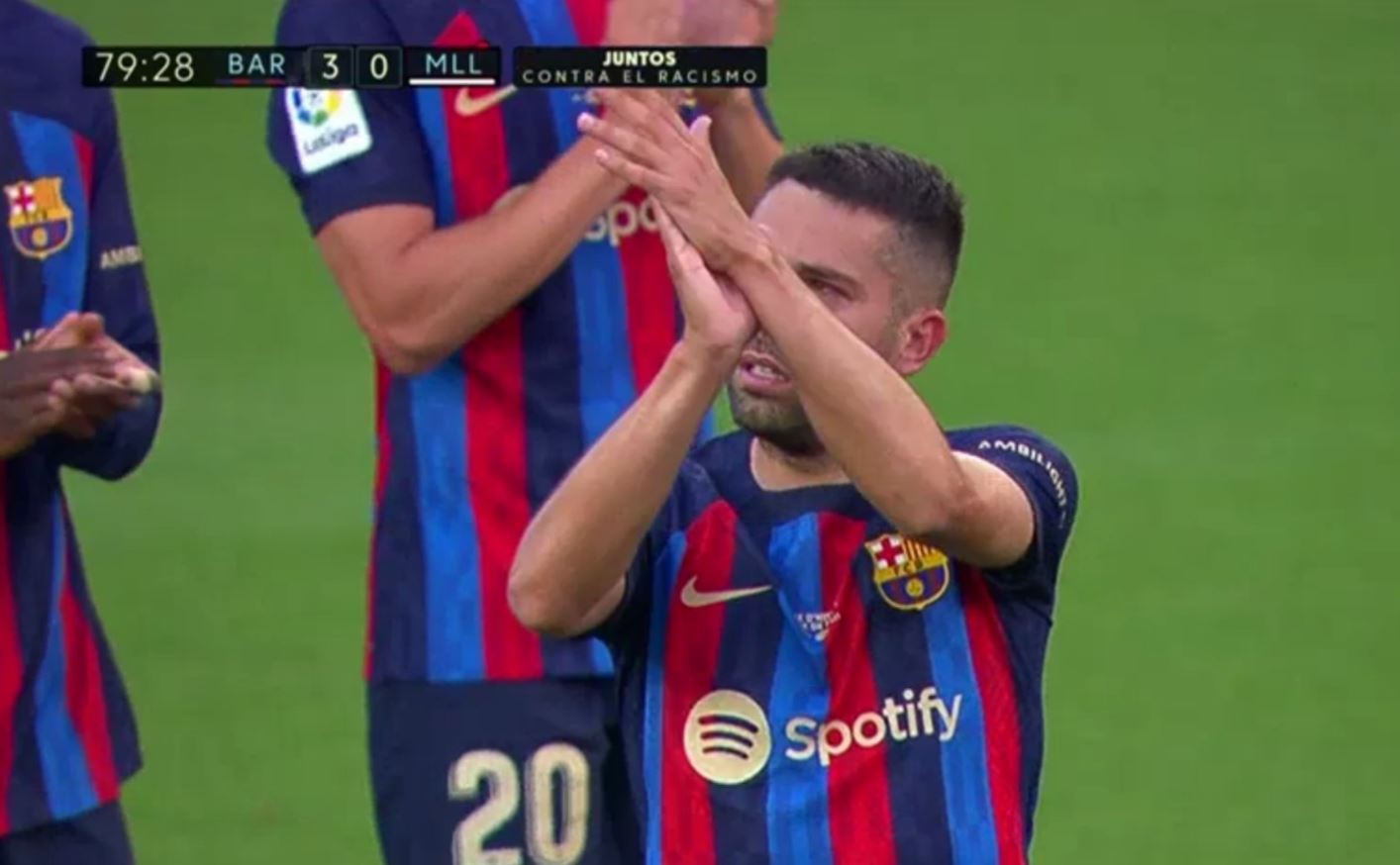 Wyjątkowe pożegnanie legend FC Barcelony! Alba nie mógł powstrzymać łez, wielka owacja dla Busquetsa [WIDEO]