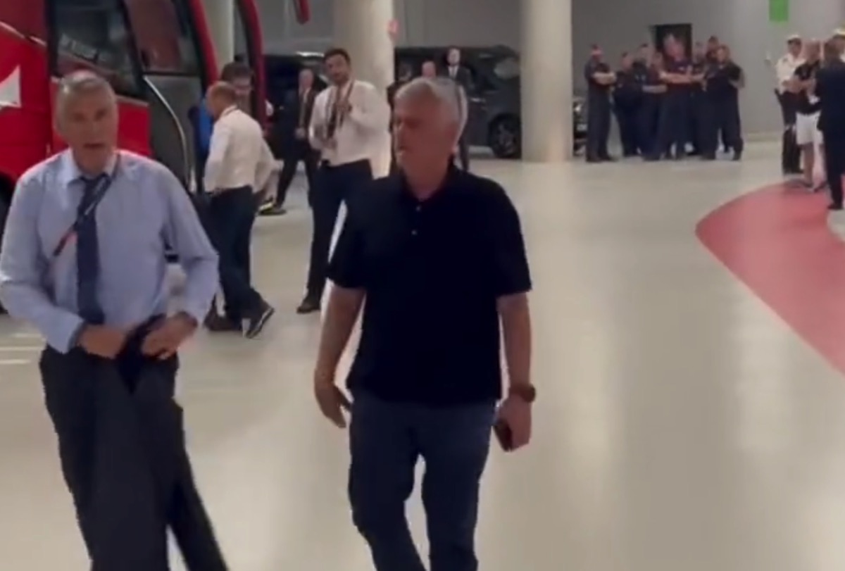 "Wstyd, ku**a! Pier***na UEFA!". Mourinho dopadł sędziego na parkingu i się zaczęło [WIDEO]