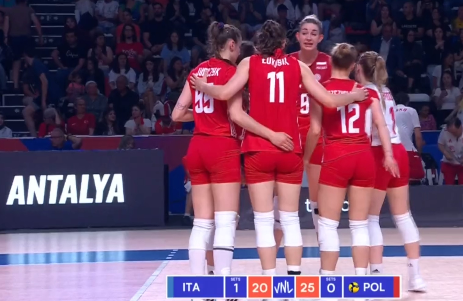 Świetny mecz polskich siatkarek w Lidze Narodów! Uznane rywalki pokonane, deklasacja w jednym z setów [WIDEO]