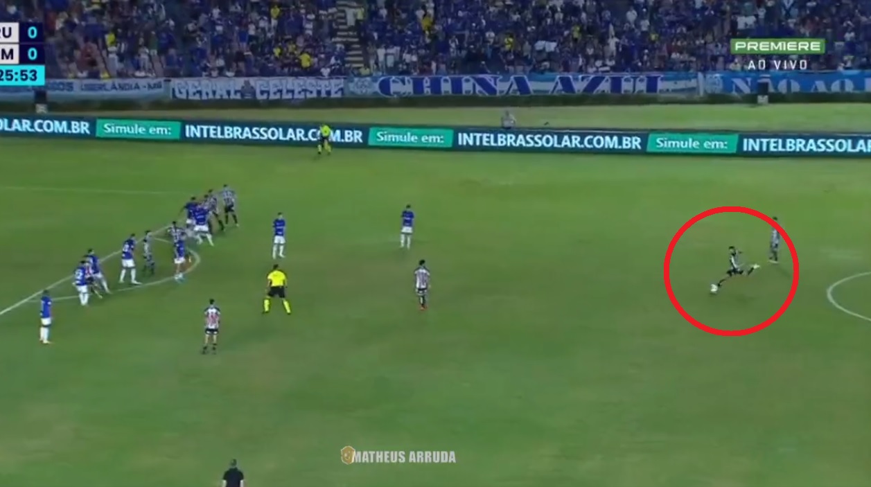 Niesamowity gol Hulka! Atomowe uderzenie z rzutu wolnego [WIDEO]