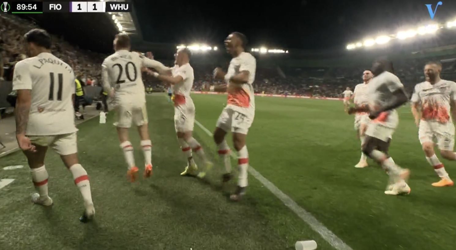 Gol w 90. minucie przesądził o triumfie w Lidze Konferencji! Szaleństwo w Pradze, Polak z trofeum! [WIDEO]