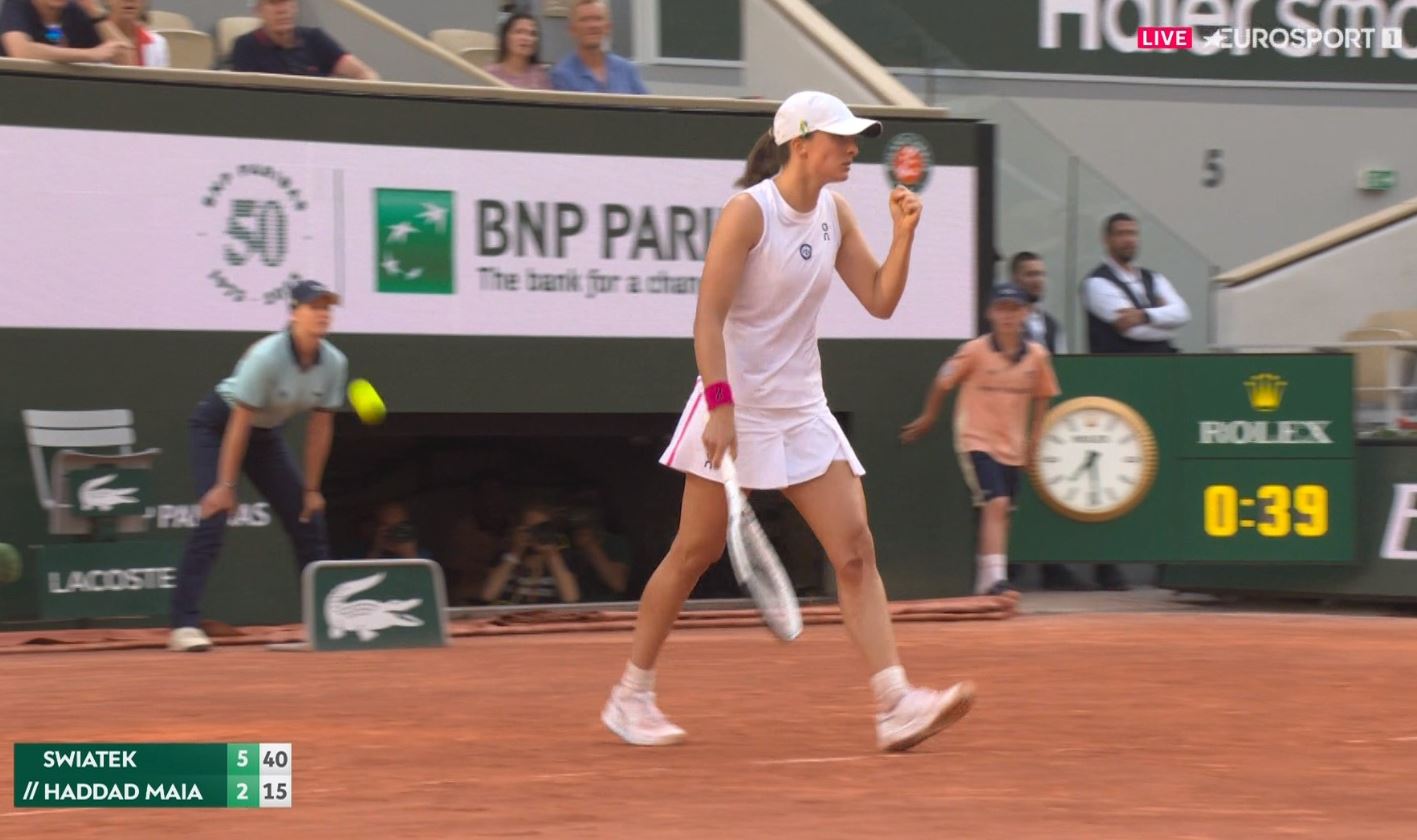 Iga Świątek pokonała rewelację Roland Garros! Polka znów zagra o tytuł w Paryżu! [WIDEO]