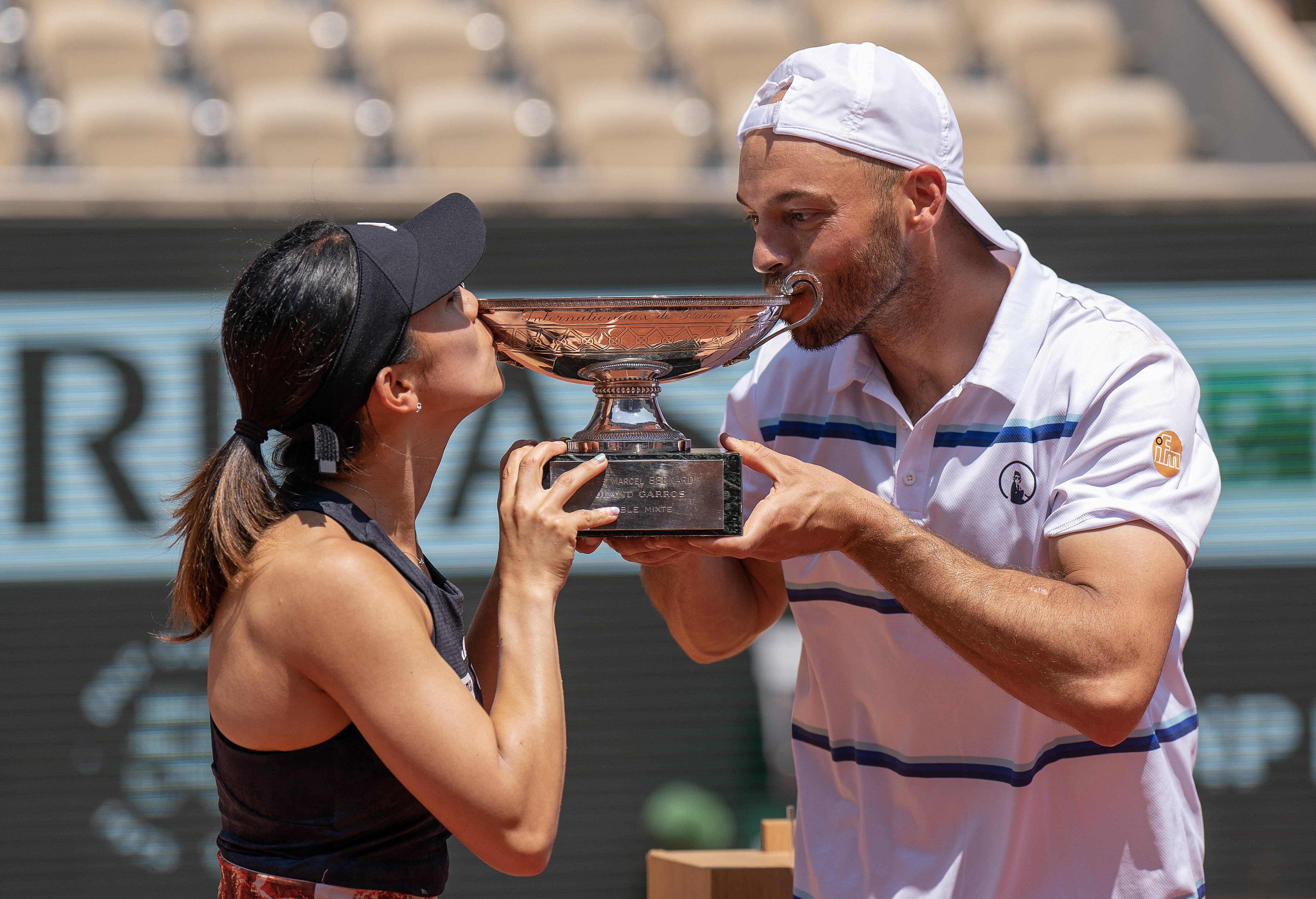 Niebywała historia i wyjątkowy gest tenisistki. Wróciła po dyskwalifikacji i sięgnęła po tytuł w Roland Garros