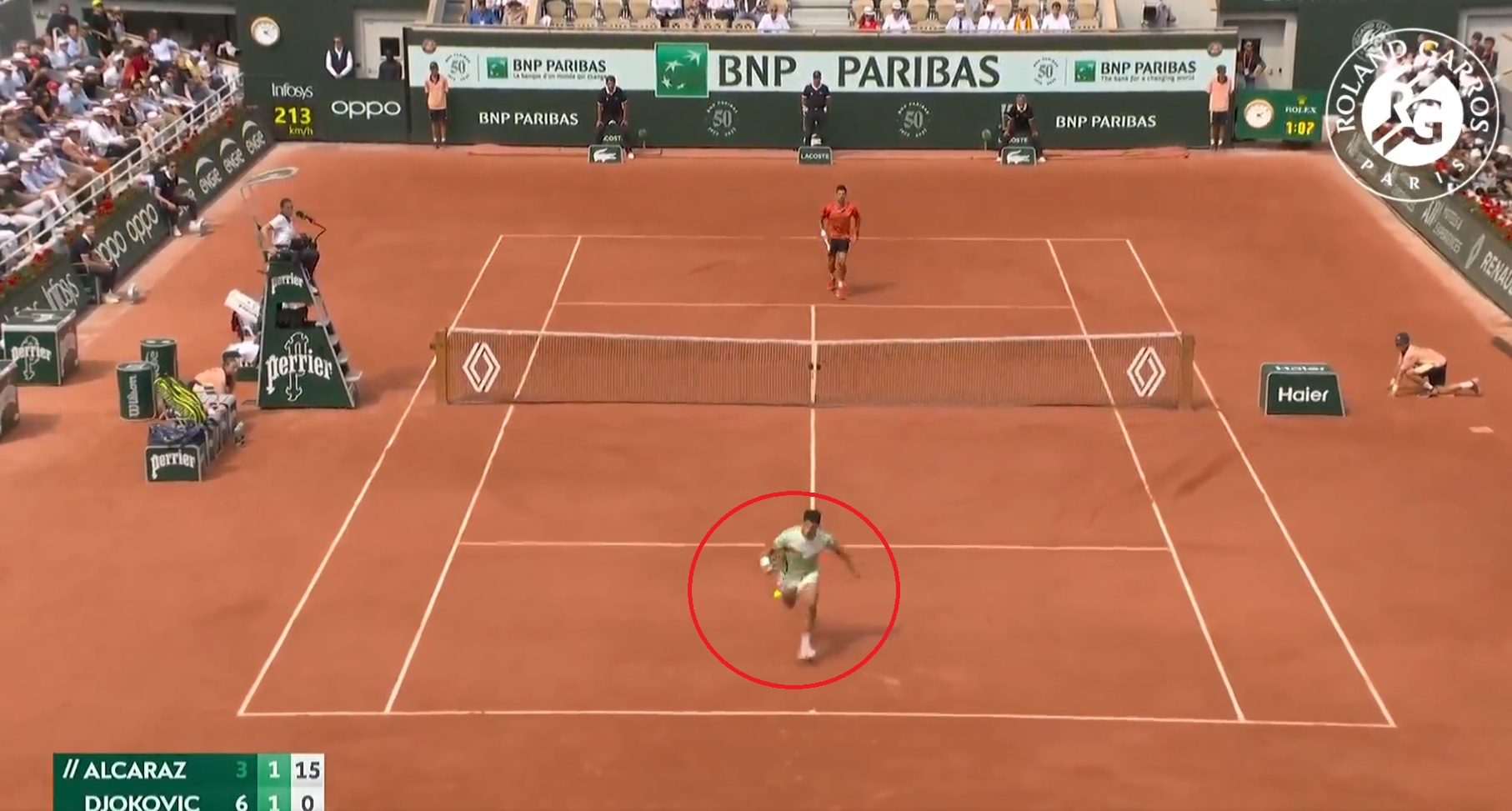 Niezwykła wymiana w półfinale Roland Garros! Djoković mógł tylko zacząć klaskać. "Punkt turnieju" [WIDEO]