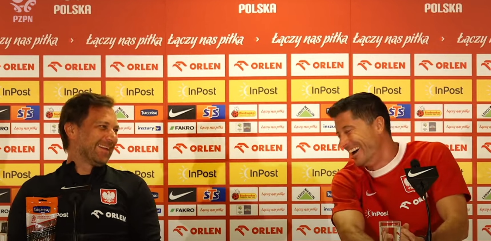 "Czy oglądałem Meczyki?". Zabawna sytuacja na konferencji Lewandowskiego, nie mógł powstrzymać śmiechu [WIDEO]
