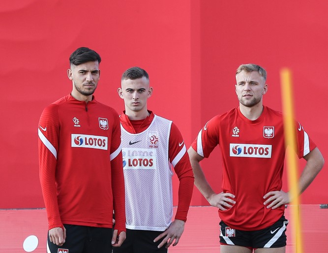 "Wolałbym odejść i regularnie grać". Polak myśli o opuszczeniu Brighton [WIDEO]