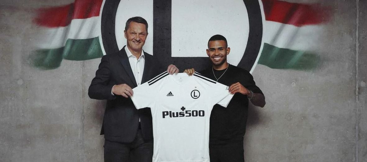 Legia Warszawa dopięła ważny transfer. Ma zastępstwo dla Kapustki. "Szukaliśmy piłkarza o takim profilu"