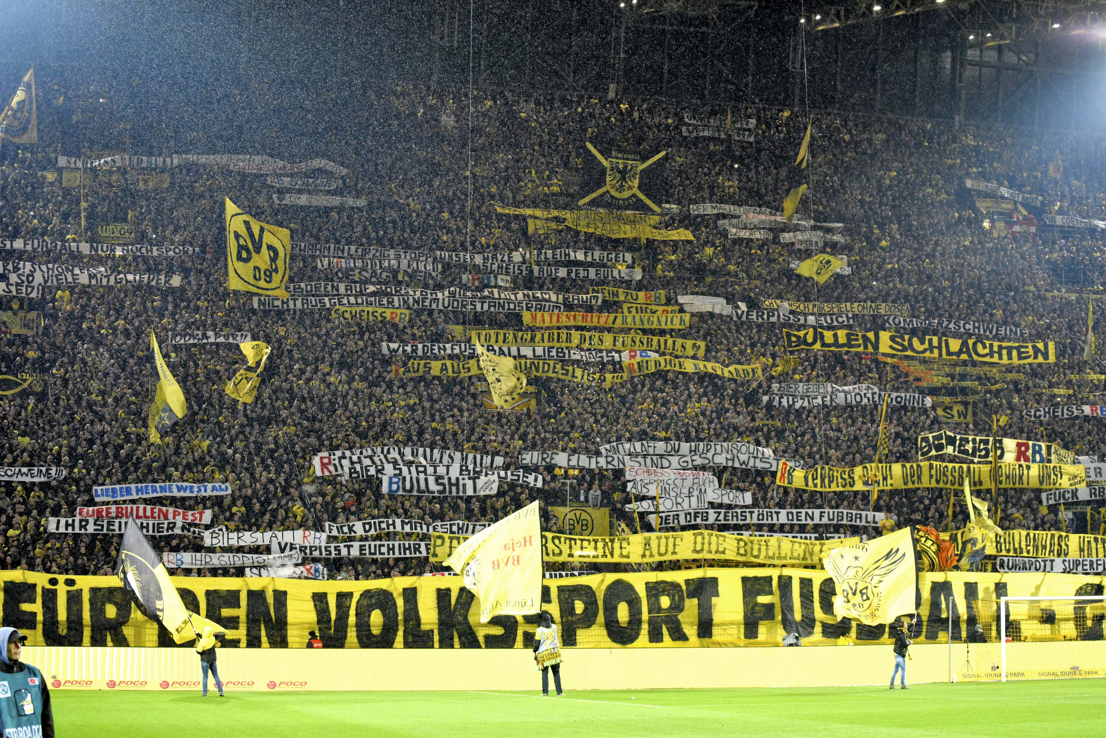 Borussia ogłosiła podpisanie kontraktu w nietypowy sposób. Klimatyczne nagranie na profilu klubu [WIDEO]