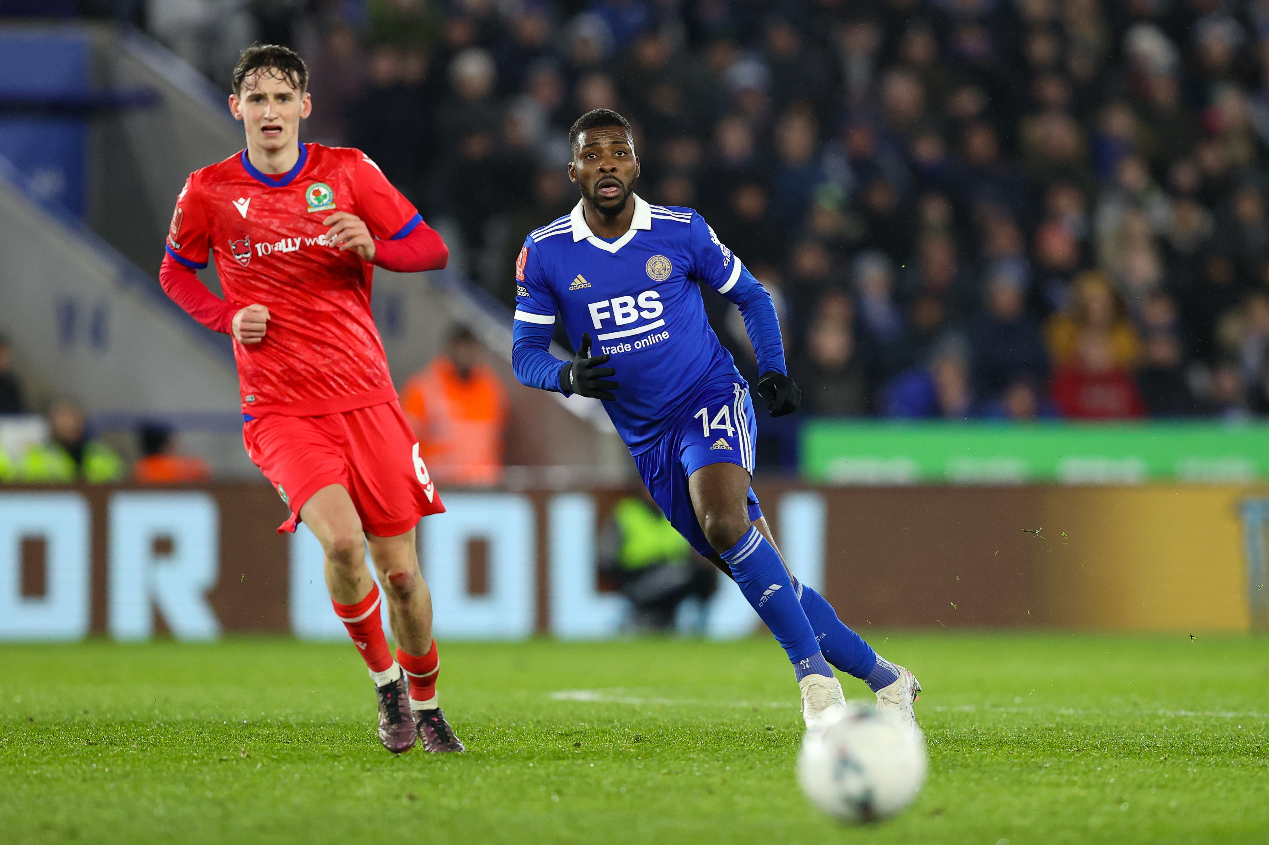 Trwa rozbiórka Leicester po spadku. Napastnik łączony z szybkim powrotem do Premier League