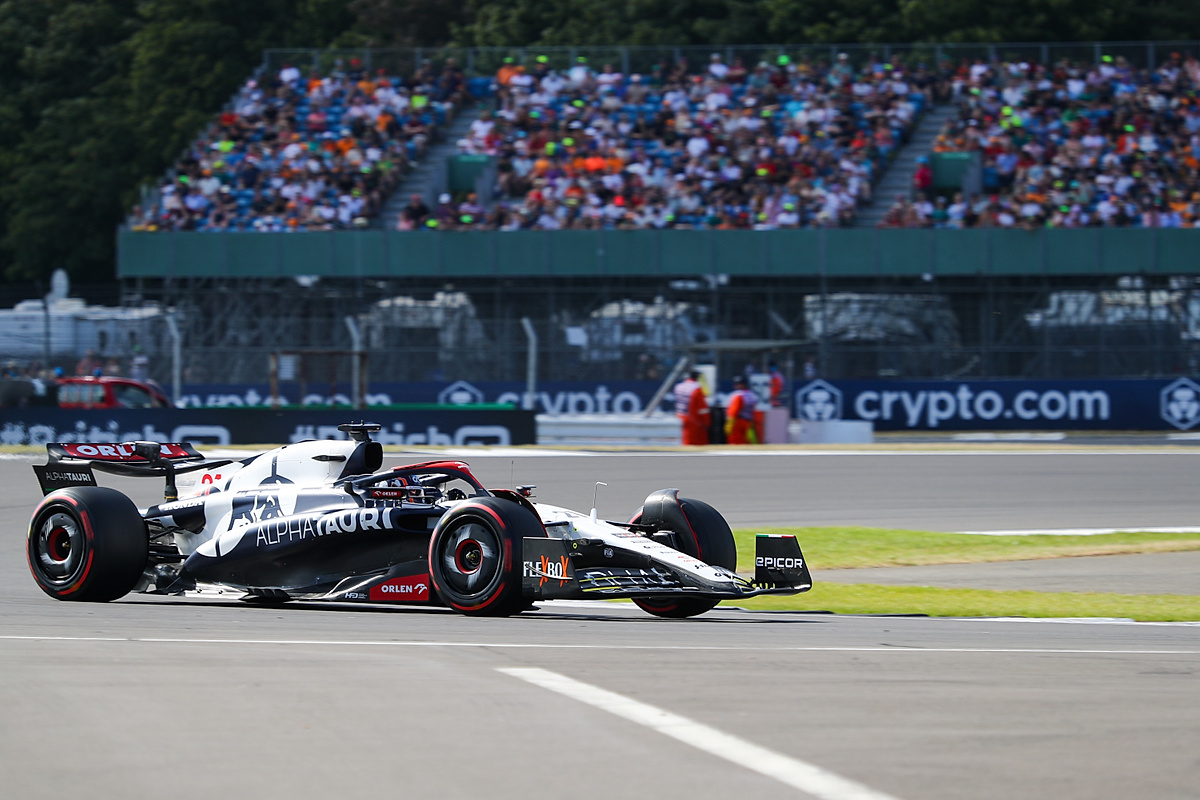Wielki powrót w F1! Zmiany kadrowe w trakcie trwania sezonu