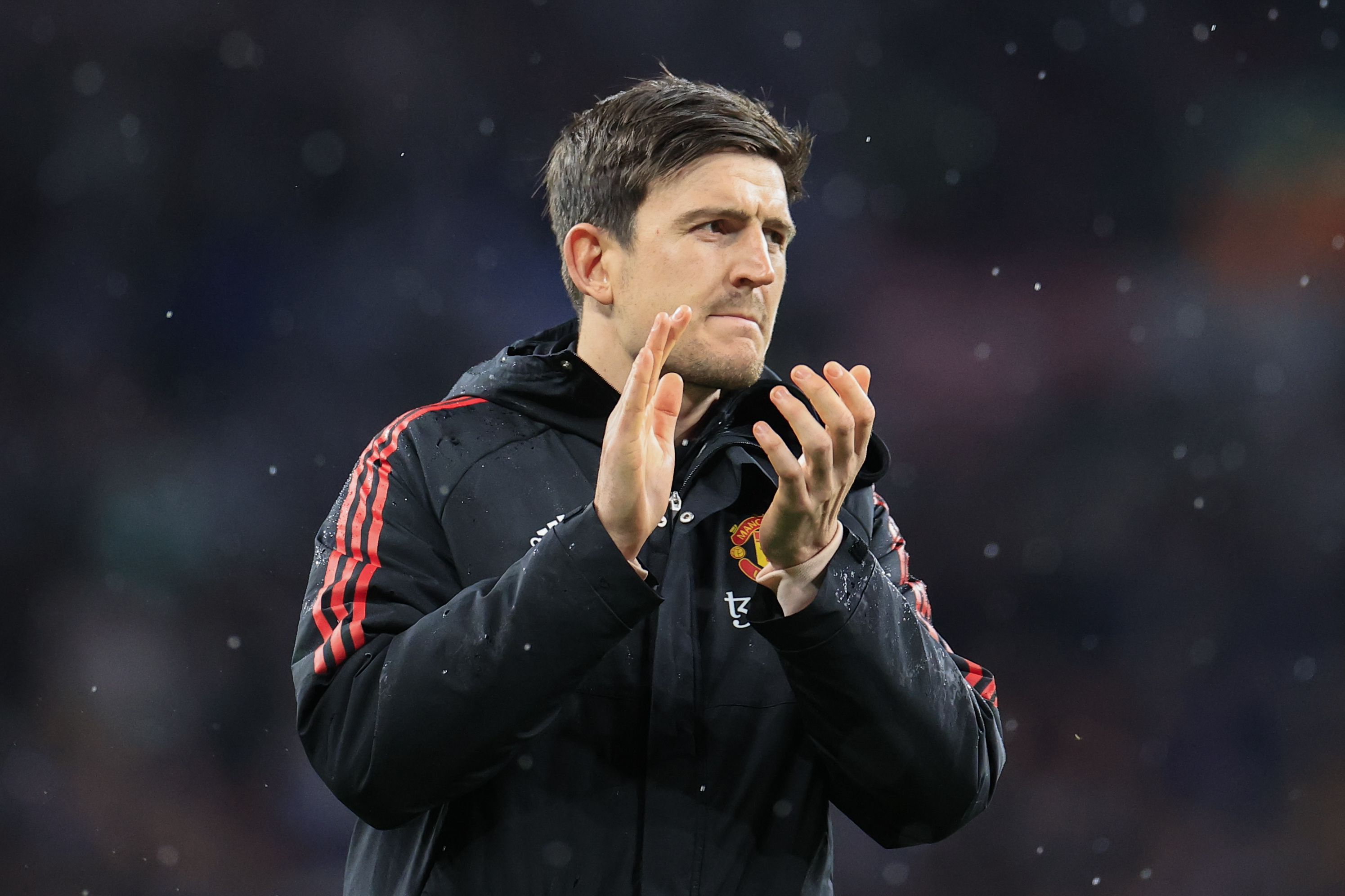 Nigdy nie skreślaj Harry’ego Maguire’a. Ten Hag wie, że popełnił błąd. Wyjątkowa postawa fanów United [WIDEO]