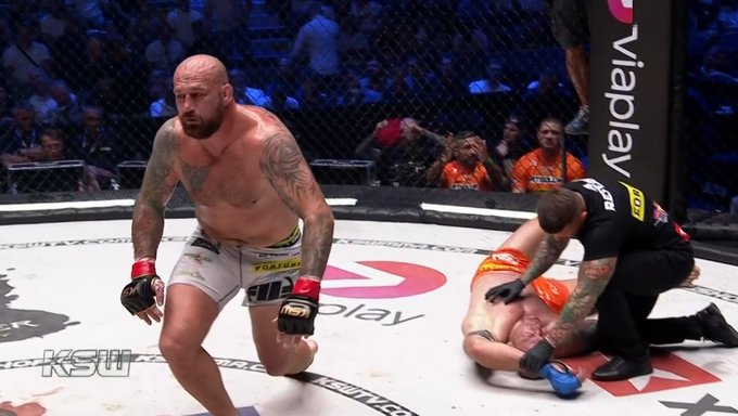 Phil De Fries znów obronił pas mistrzowski KSW! Popis w walce wieczoru [WIDEO]