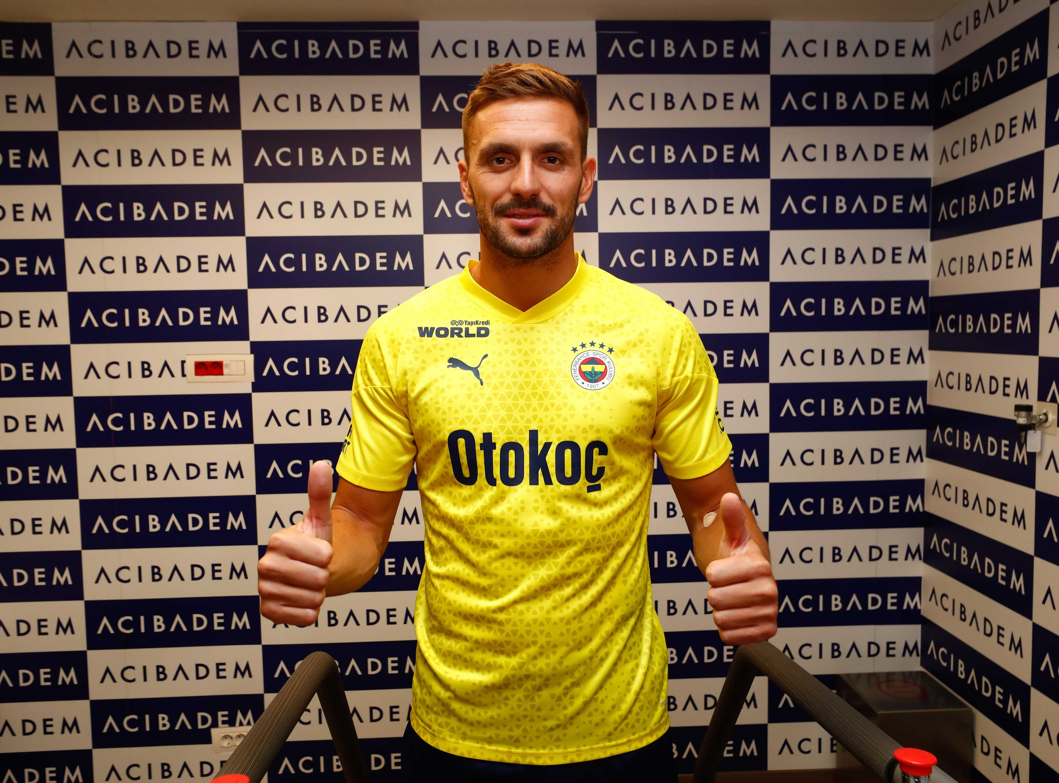 Fenerbahce ogłosiło jeszcze jedno duże wzmocnienie. Znany piłkarz dołączył do Sebastiana Szymańskiego