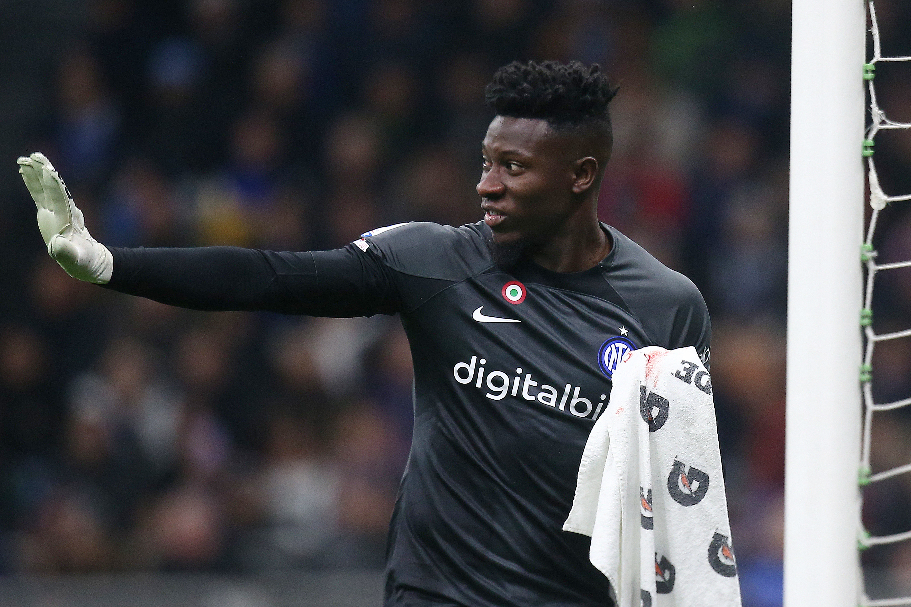 Manchester United dopiął transfer Andre Onany. Ujawniono, ile "Czerwone Diabły" zapłacą za nowego bramkarza