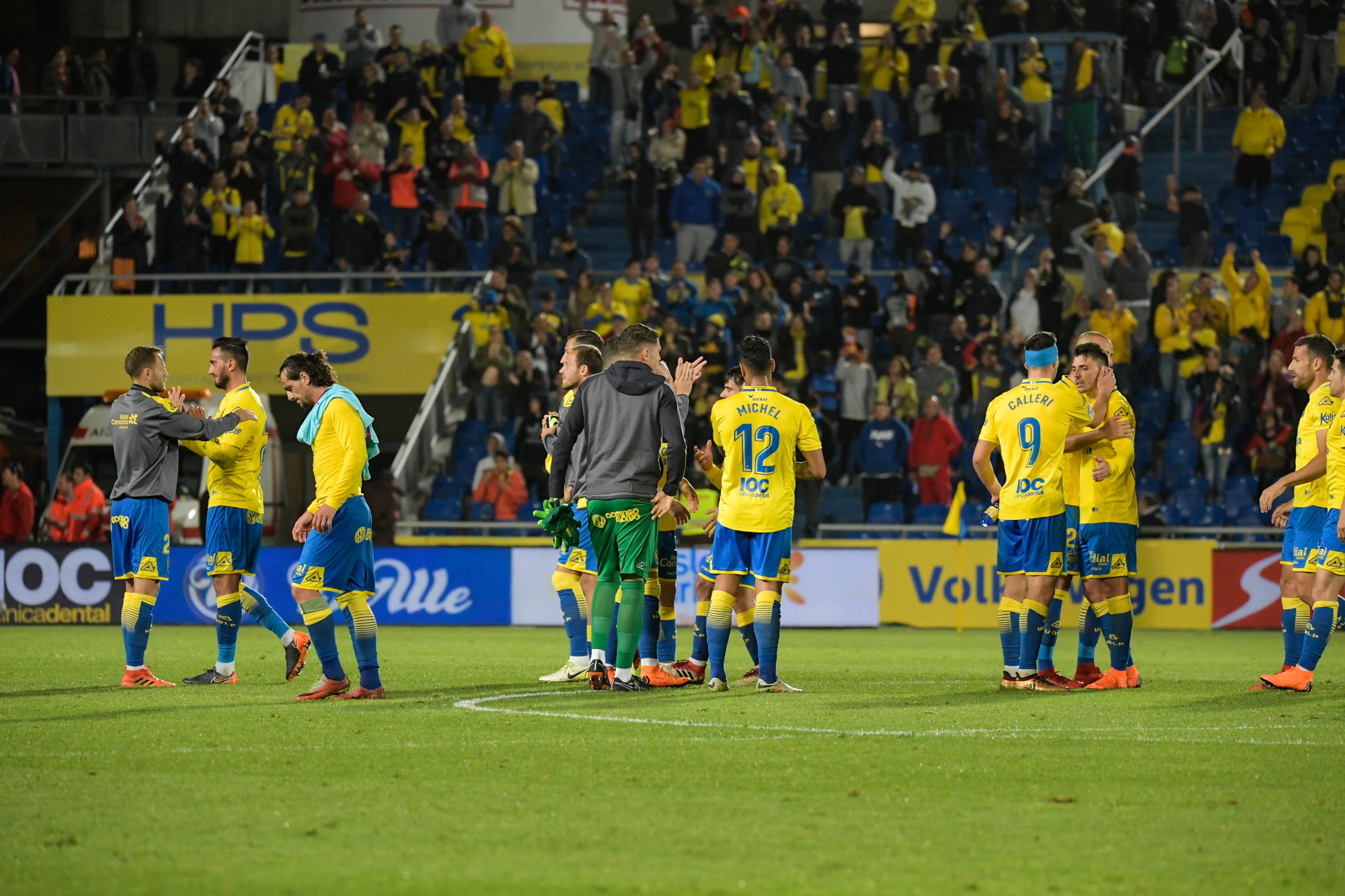 Piłkarze zgubili się na lotnisku. Konieczne były posiłki. Kuriozalna sytuacja w klubie La Liga