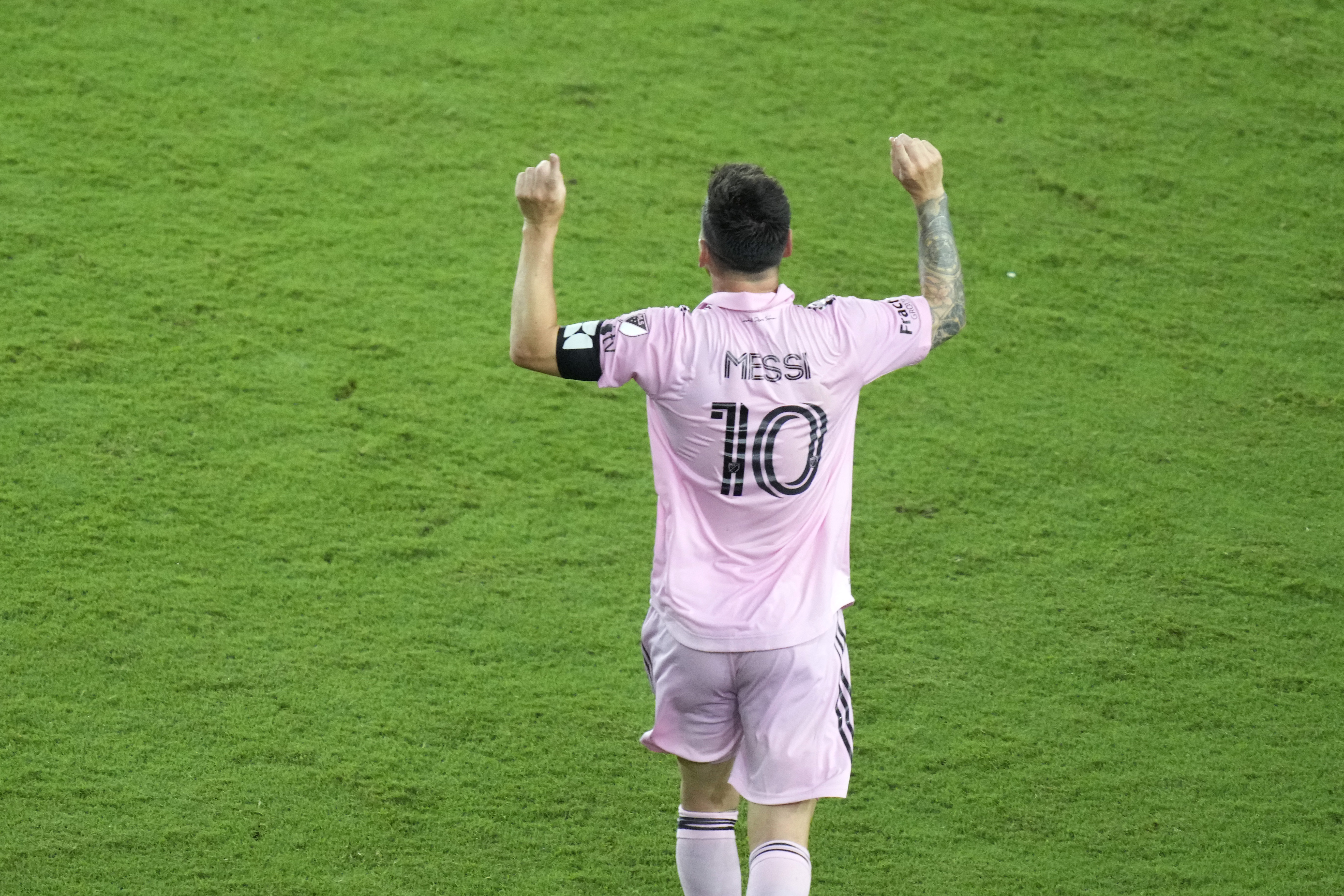 Messi pławi się w luksusie! Tak wygląda jego rezydencja za ponad 10 milionów dolarów [ZDJĘCIE]