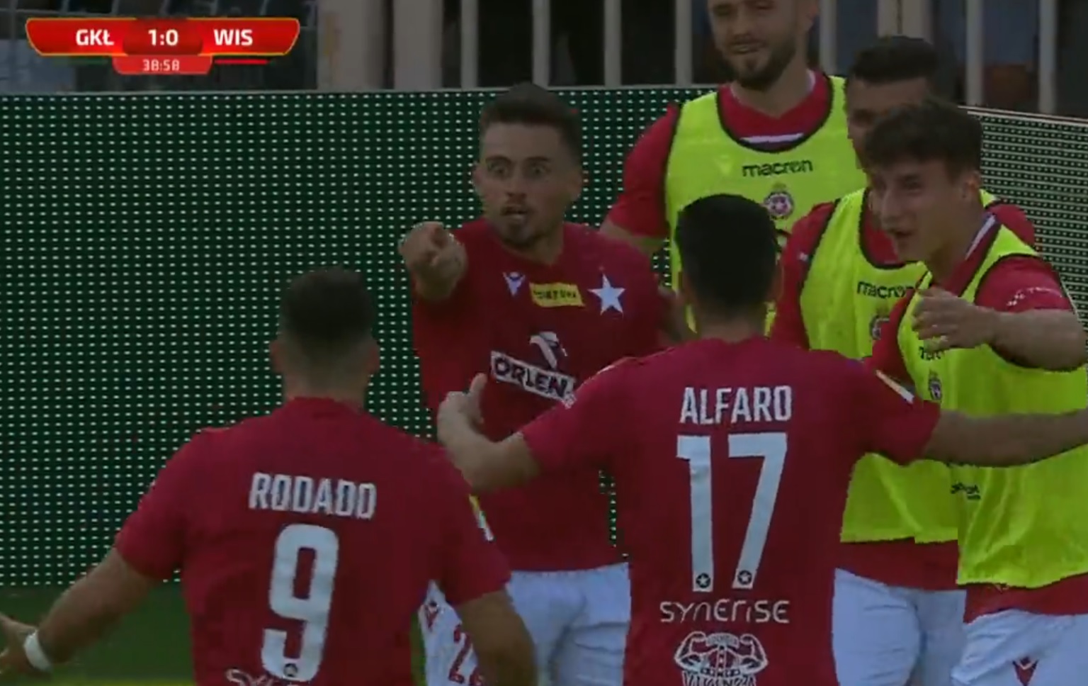 Falstart Wisły Kraków na początku sezonu. Gol nowej gwiazdy nie wystarczył "Białej Gwieździe" [WIDEO]