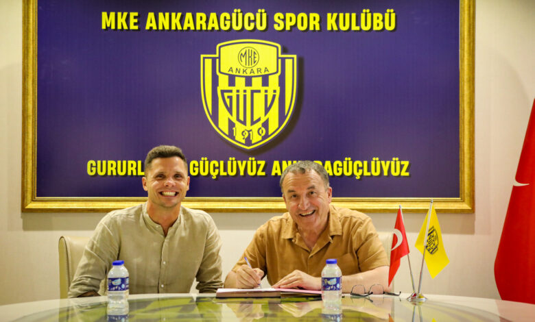 Rafał Gikiewicz ma nowy klub. Jest oficjalne potwierdzenie transferu polskiego bramkarza
