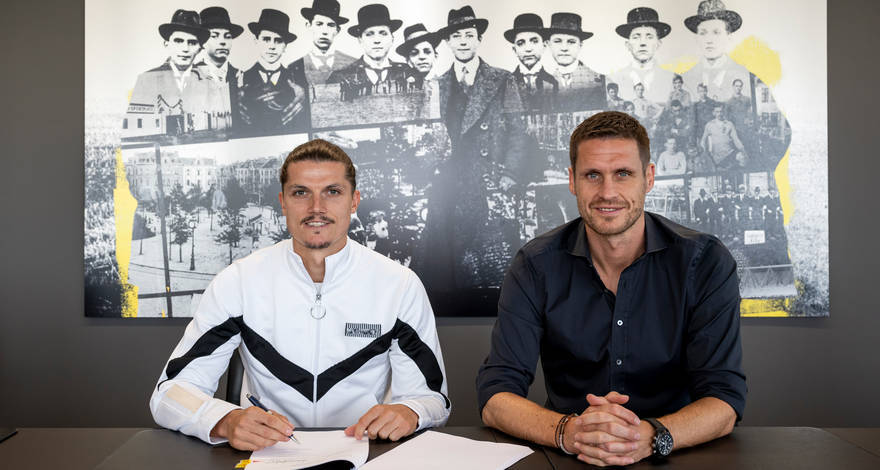 Piłkarz Bayernu Monachium przeszedł do wielkiego rywala! Borussia Dortmund potwierdziła głośny transfer