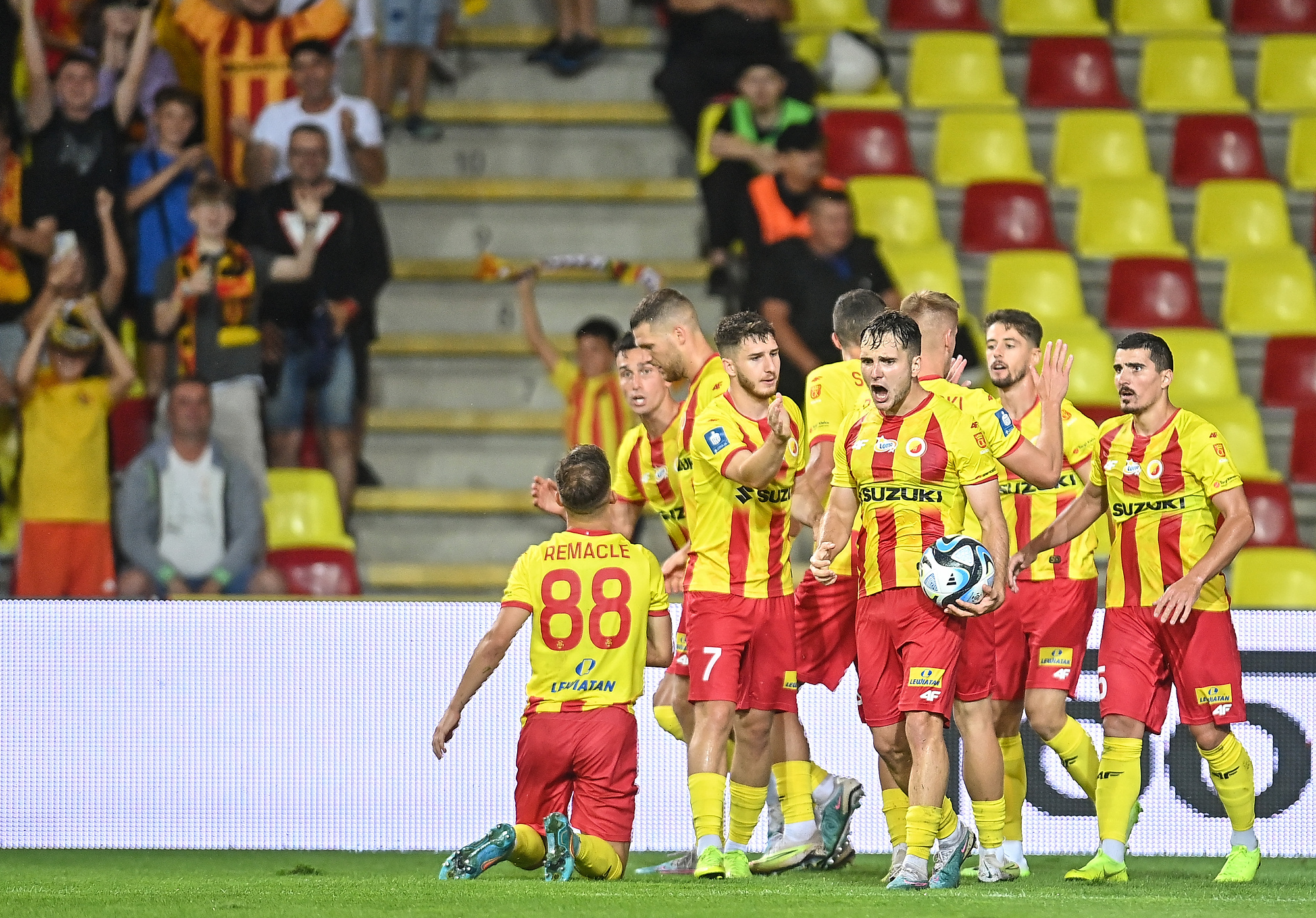 Korona Kielce - ŁKS Łódź gdzie oglądać? Stream online i transmisja na żywo w TV z Ekstraklasy (12.02)