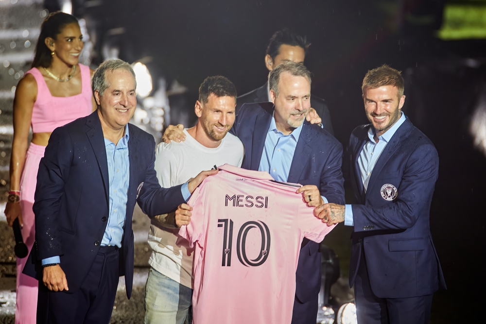 PSG wciąż zarabia na Leo Messim. Kontrowersja wokół gwiazdy. "Powinien pozwać ten śmieszny klub"