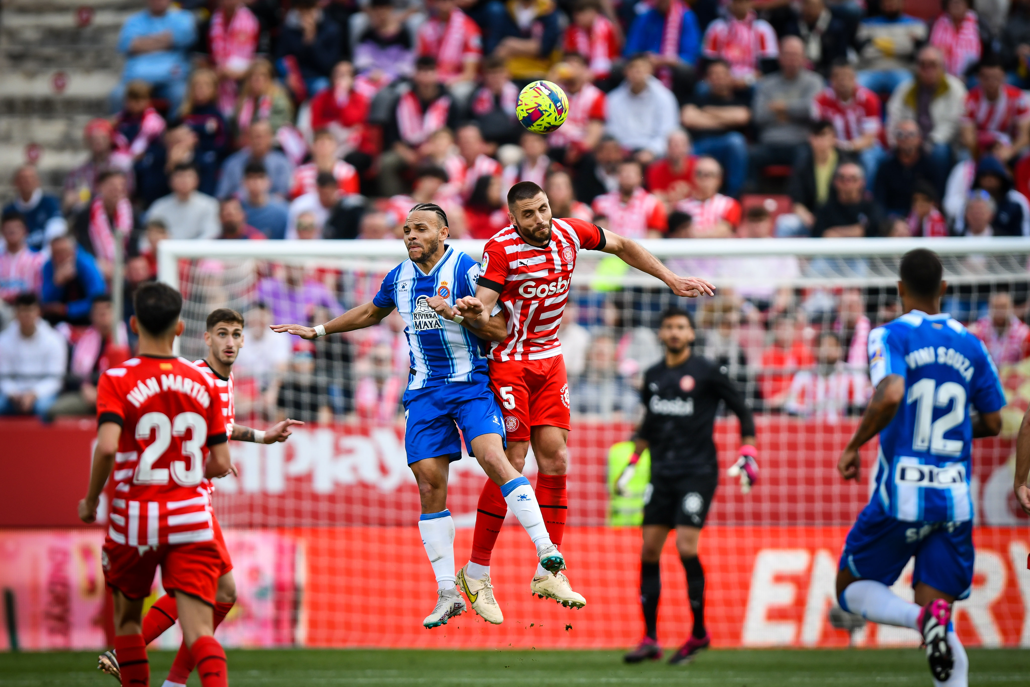 Były napastnik FC Barcelony szantażuje obecny klub. Zaskakujące groźby zawodnika