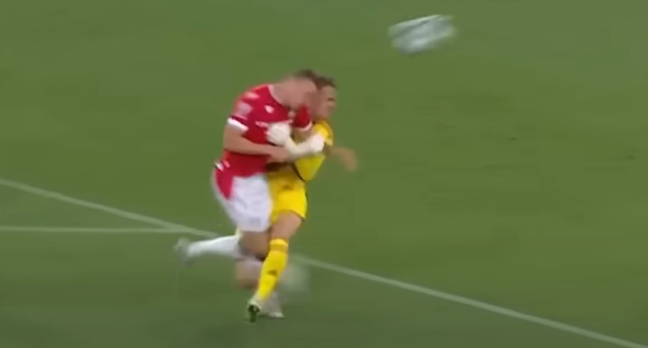Przebił płuco w meczu z Manchesterem United. Wiadomo, co działo się z nim po koszmarnej kontuzji