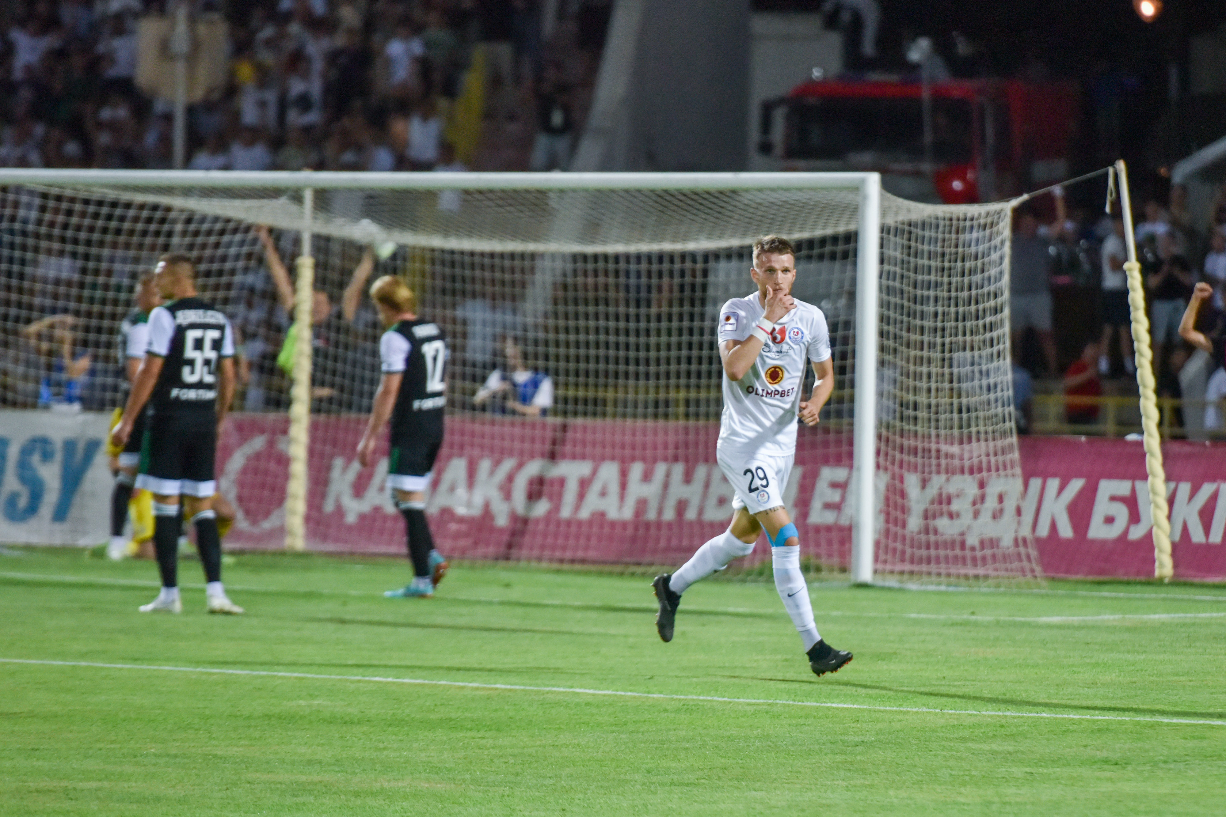 Legia Warszawa uniknęła kompromitacji w eliminacjach! Stołeczni wywieźli remis z Kazachstanu [WIDEO]